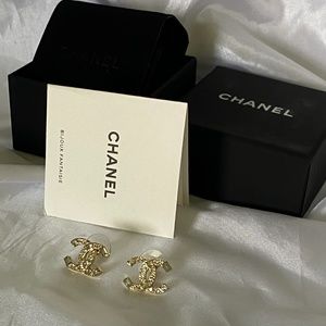 Gold tone with Crystals Earrings authen. CHANEL